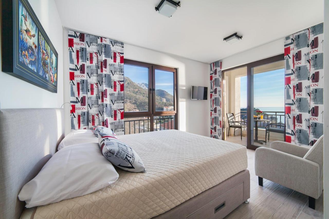 Appartement Mona 2 *