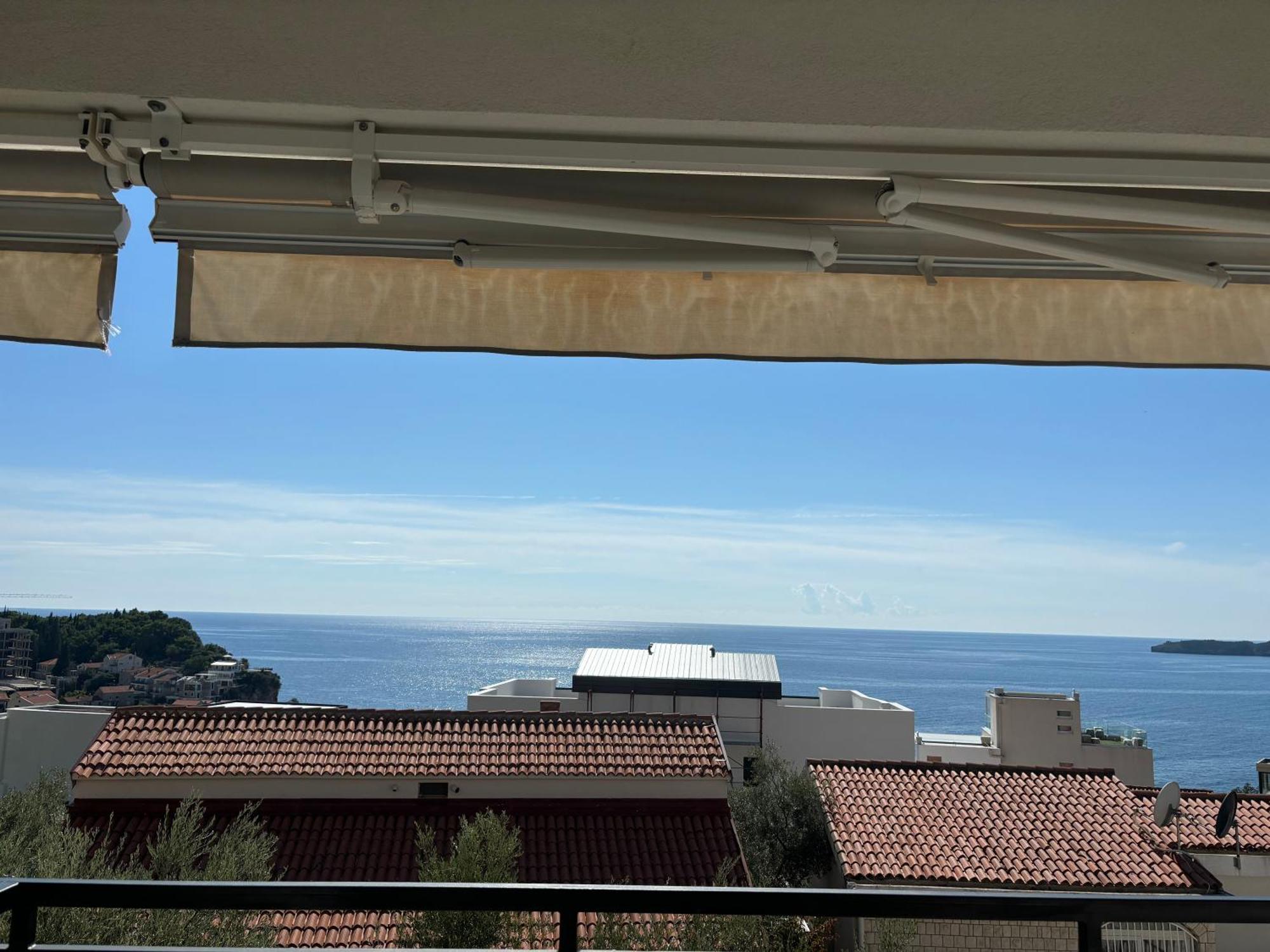 Mona 2 * Budva
